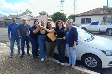 CONSELHO TUTELAR DE NOVA FÁTIMA RECEBE CARRO SEMINOVO EM HOMENAGEM AO DIA DO CONSELHEIRO TUTELAR